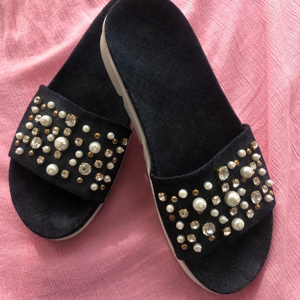 Stewart Weitzman Navy Denim & Pearls Goldie Slip On 7.5